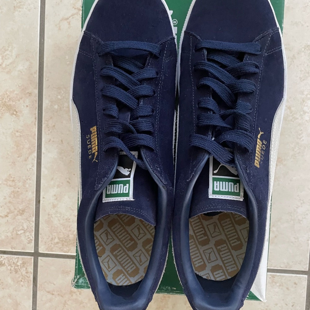 Men’s Puma Suede Classic Sneakers. Blue. Size 11